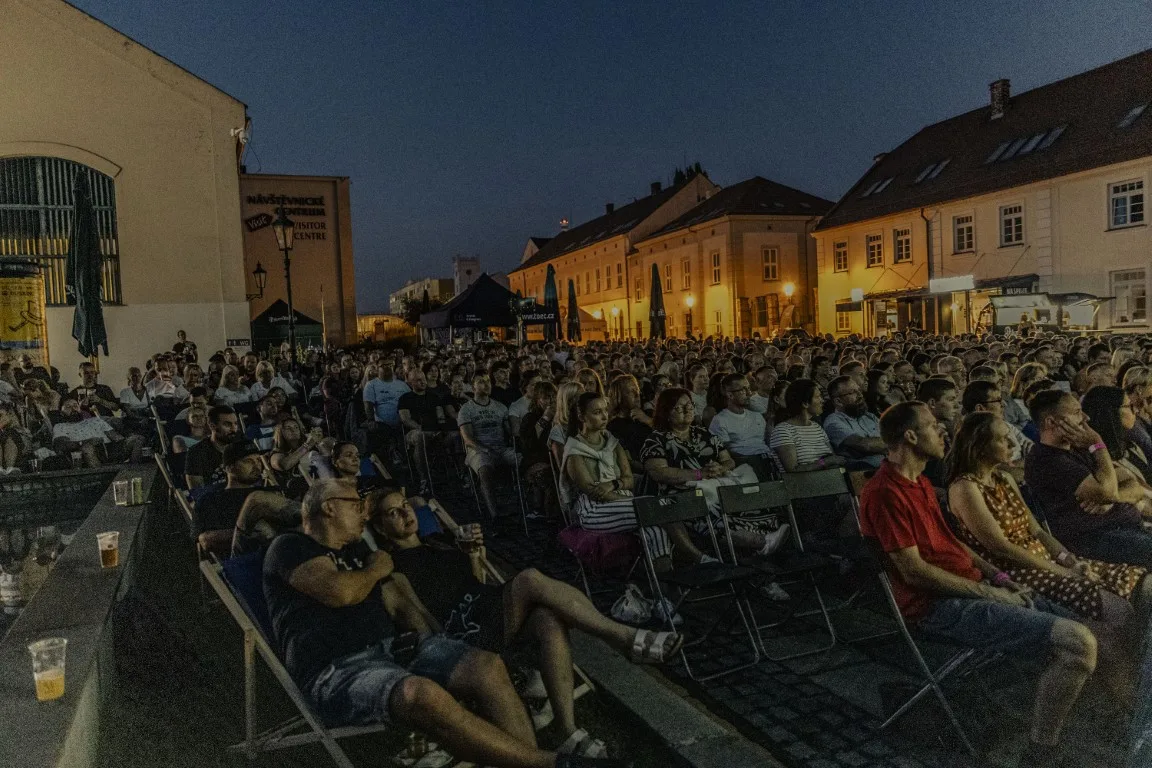 Letní kino na místech, kde byste to nečekali. Promítání bude v pivovaru i ve stodole