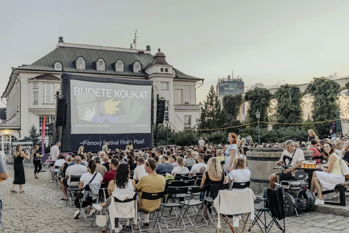 Letní kino na místech, kde byste to nečekali. Promítání bude v pivovaru i ve stodole