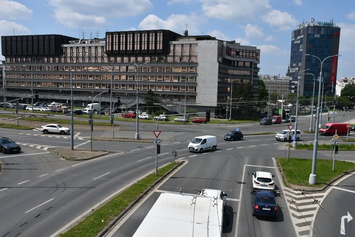Už v pondělí začne náročná výměna tramvajových kolejí v centru, řidiče čekají omezení