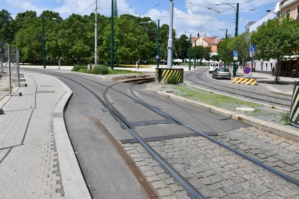 Už v pondělí začne náročná výměna tramvajových kolejí v centru, řidiče čekají omezení
