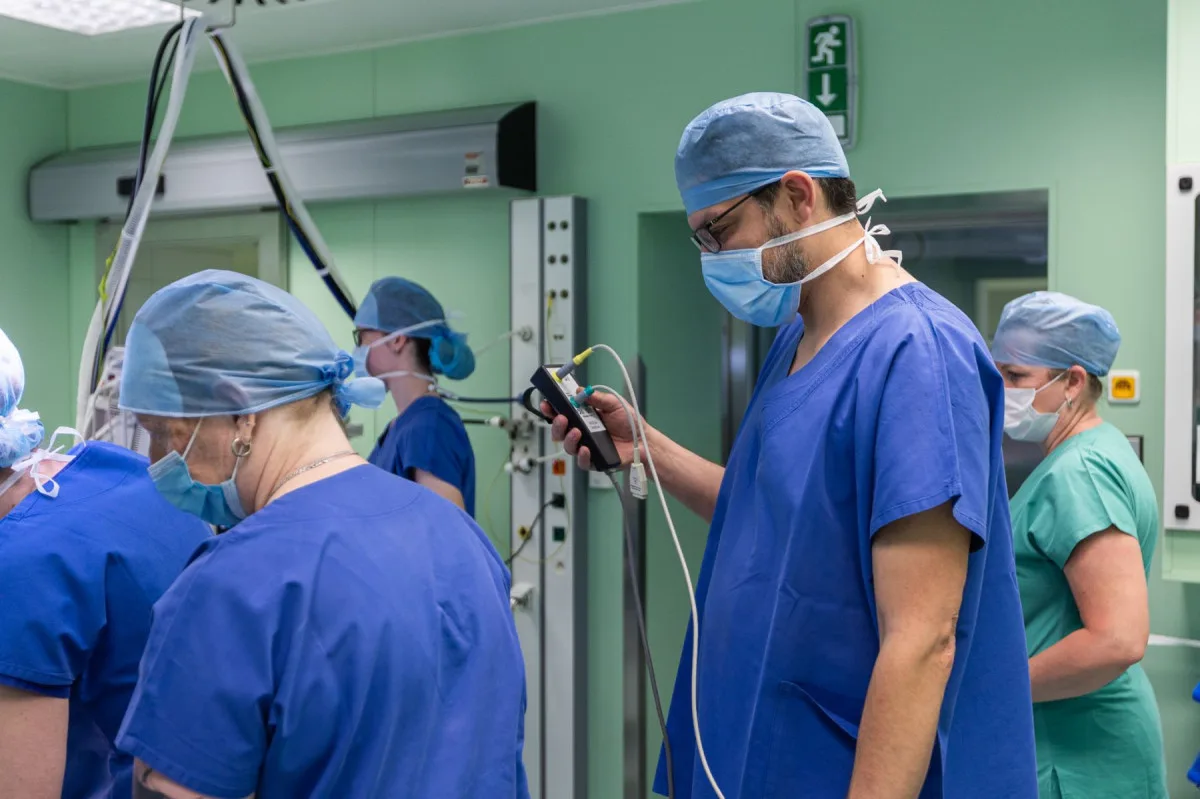 Nový přístroj ve Stodské nemocnici ohlídá hlasivky pacientů při operaci štítné žlázy