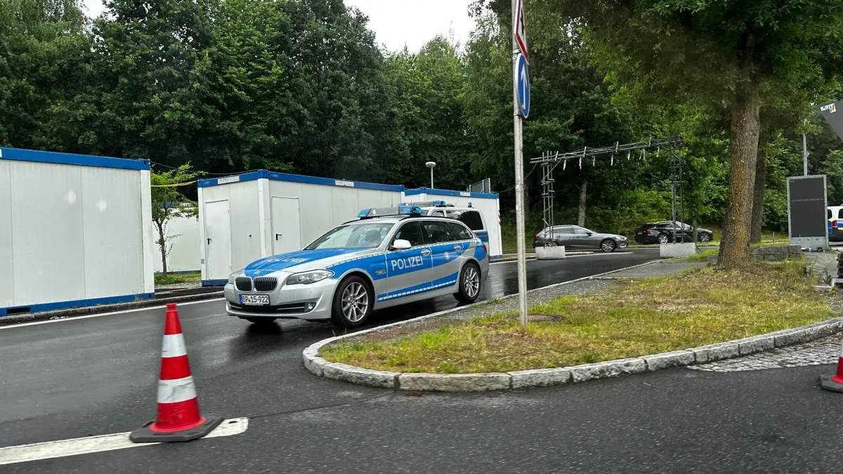 Stanoviště německé policie za hraničním přechodem Rozvadov