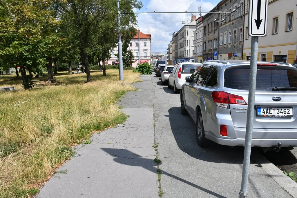 Další těžká rána pro dopravu v Plzni. Až do konce roku se budou opravovat ulice kolem Husova náměstí