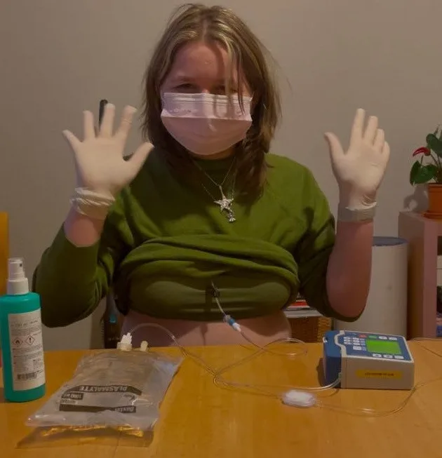 Ivana bojuje se vzácnou chorobou a sní o elektrickém vozíku, aby mohla na školní exkurze
