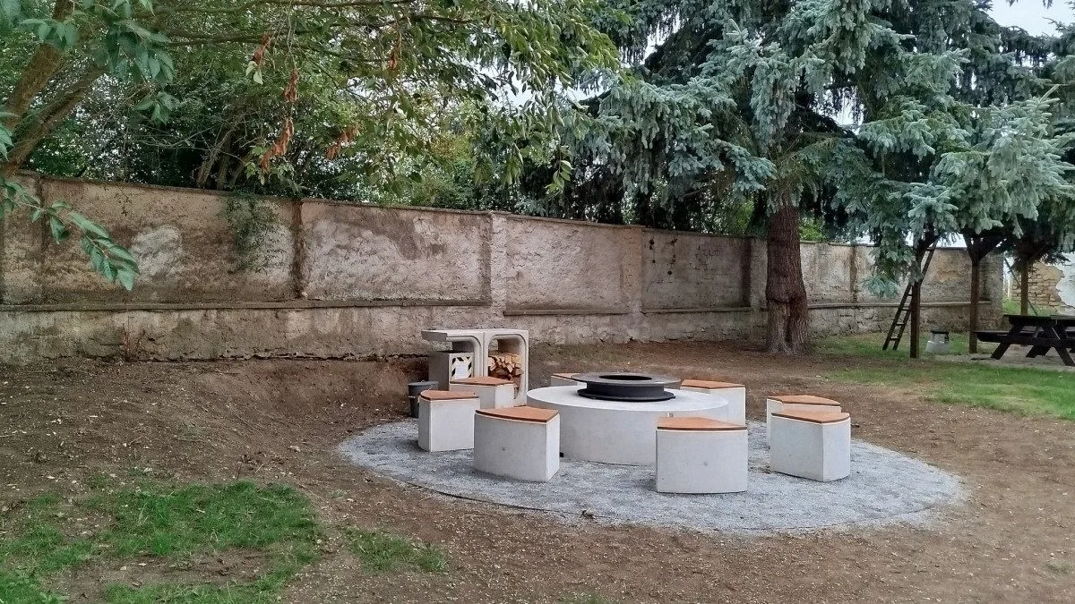 Nové veřejné ohniště v Černicích