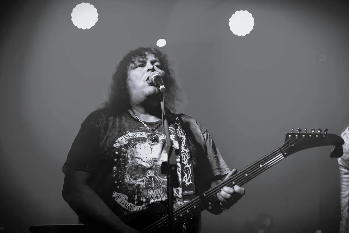 Česká rocková scéna smutný, odešel bývalý člen kapely Arakain a autor hitu Slečna Heavy