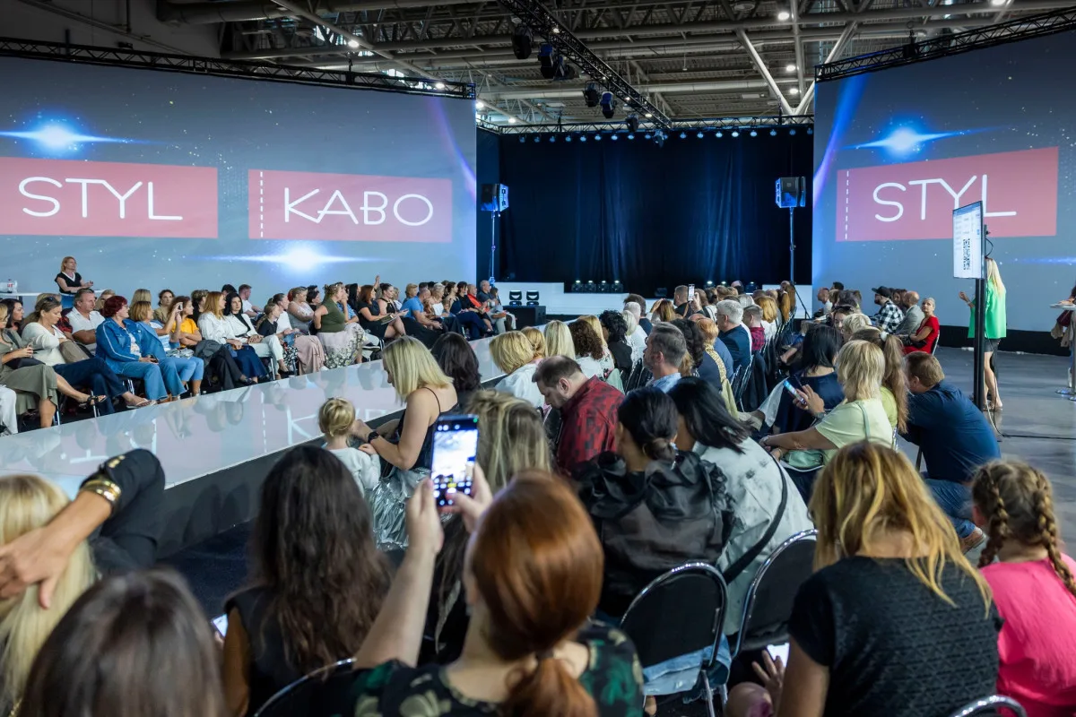Studenti Sutnarky ovládli největší módní veletrh v Česku, cenu jim předala první dáma