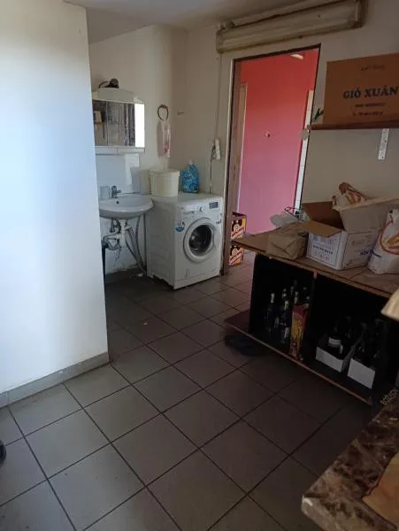 Naprosto nepřijatelná hygiena, inspekce uzavřela asijské bistro před bývalým Priorem