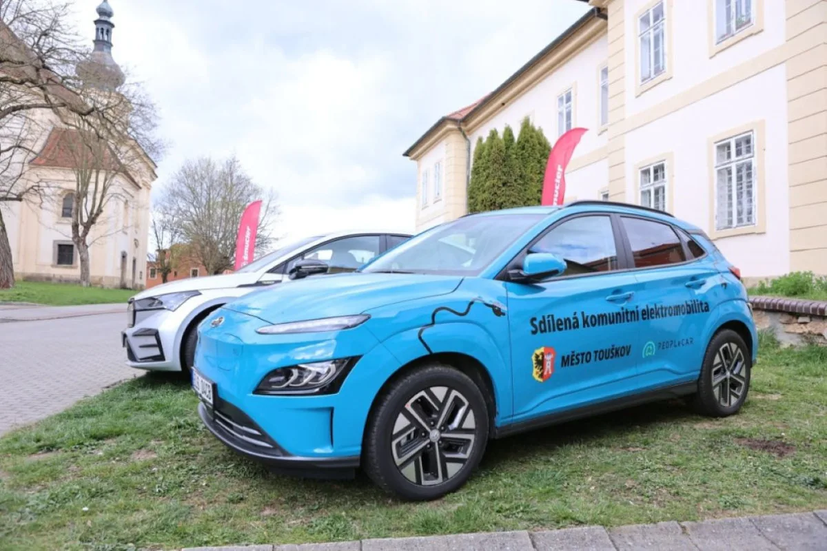 Malé město půjčuje místním obyvatelům už rok elektroauta, provoz je v plusu