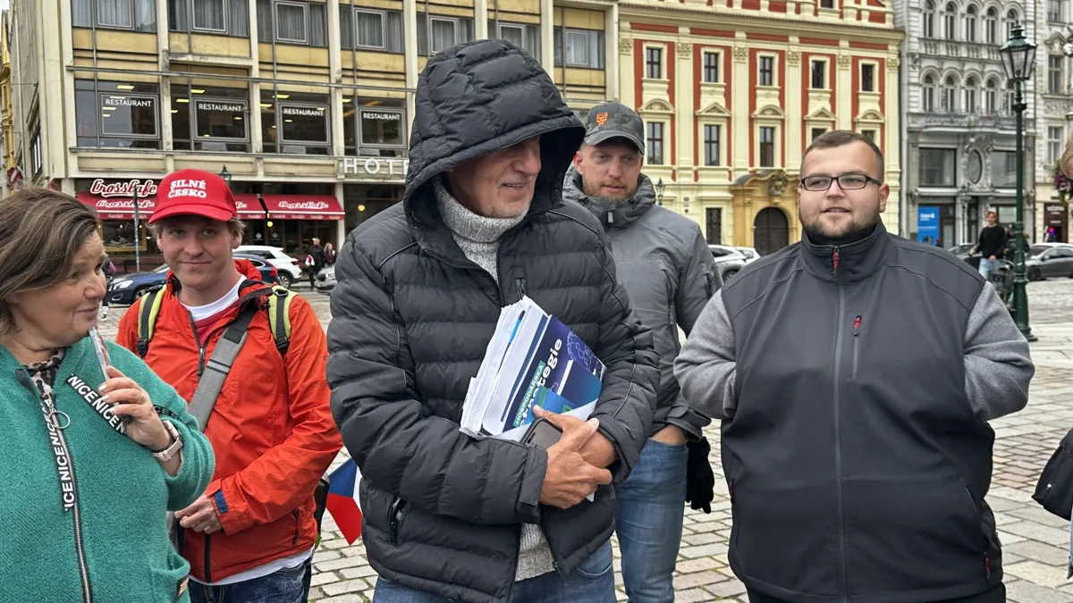 Babiš šel na akci ANO v Plzni do ostrého konfliktu se studenty. Došlo i na Jezulátko