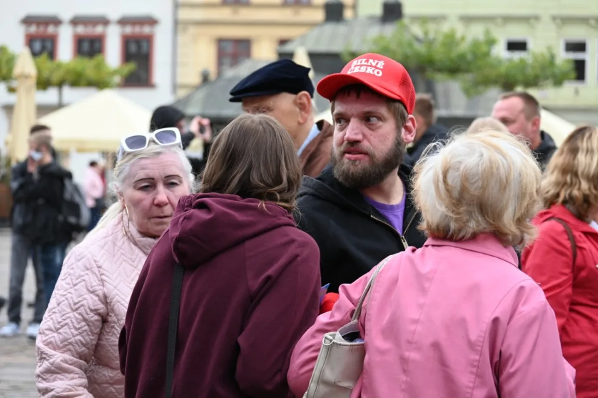 Babiš šel na akci ANO v Plzni do ostrého konfliktu se studenty. Došlo i na Jezulátko
