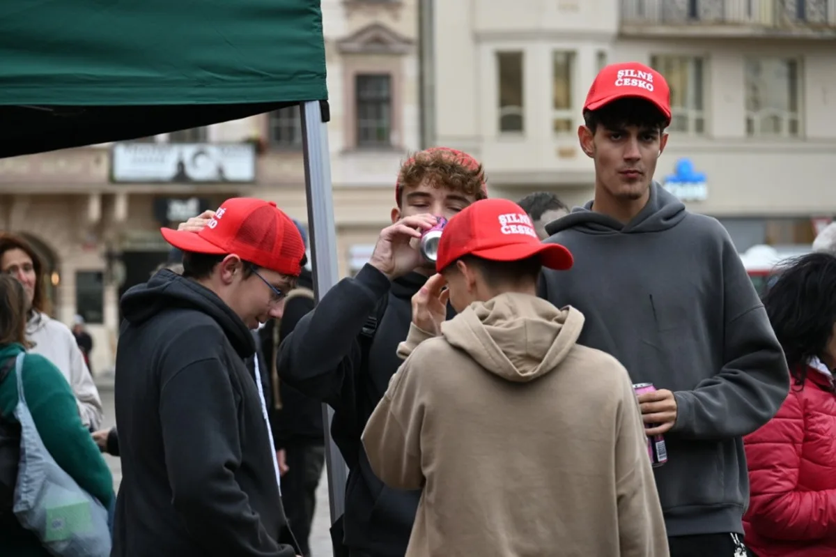 Babiš šel na akci ANO v Plzni do ostrého konfliktu se studenty. Došlo i na Jezulátko