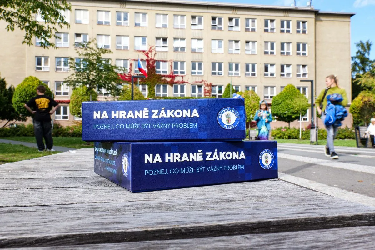 Strážnice vymyslela deskovou hru Na hraně zákona, ráda by ji dostala i do knihoven