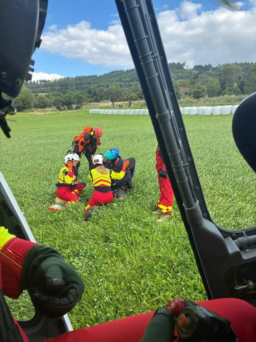 Záchrana paraglidisty v srpnu letošního roku, foto: LZS AČR
