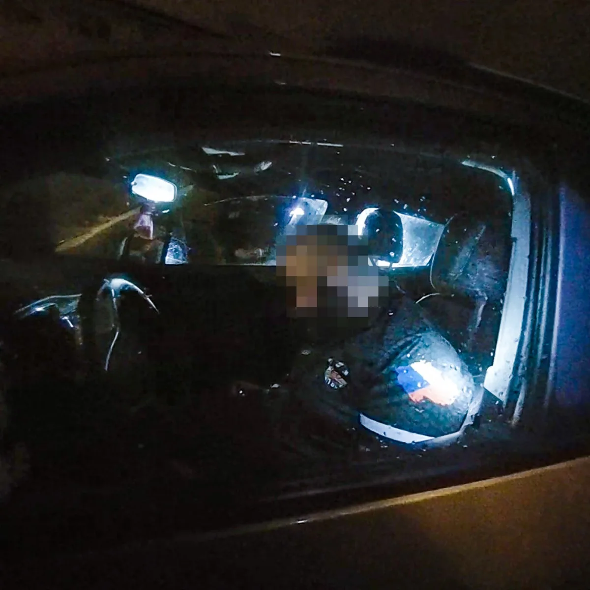 Řidiče doslova uspal náraz do baráku, svým šlofíkem vyděsil svědka