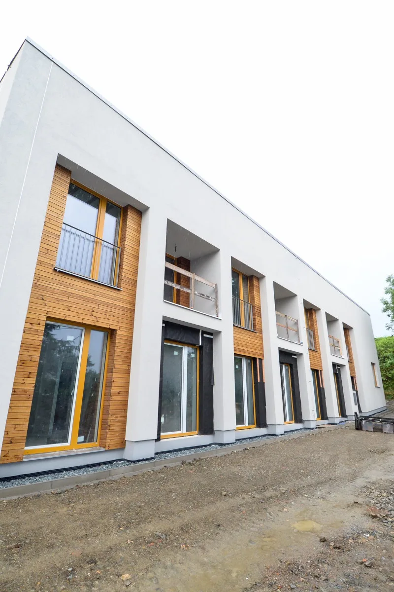 Jakešův kulturák se přeměnil v moderní byty, zájemci už mohou podávat žádosti