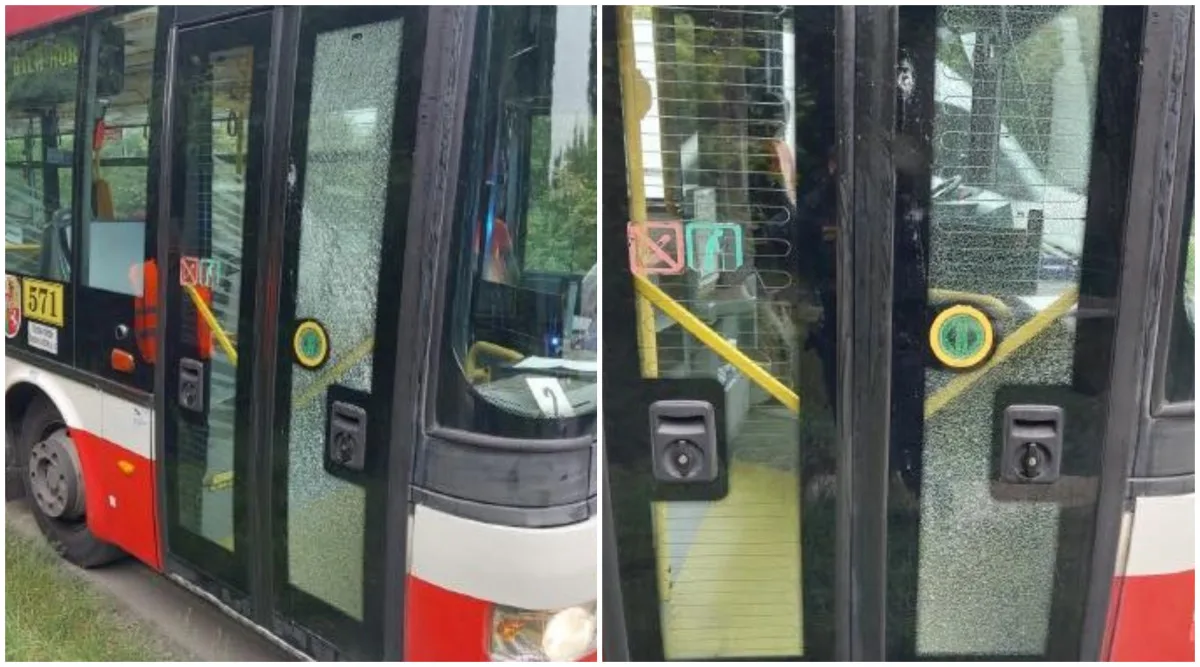 Muž ztratil nervy a na autobus hodil lahev od piva, hrozí mu vězení