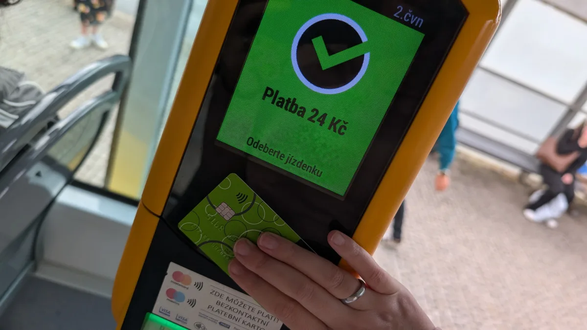 Ceny jízdného v MHD se v Plzni od ledna 2026 nezdraží. Zůstanou stejné jako letos