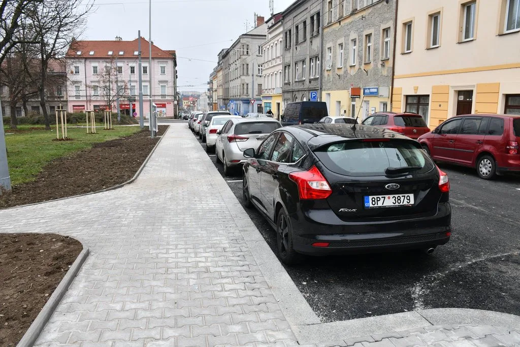 Na Husovo náměstí se opět vrátí doprava, opravy za 40 milionů mají zvýšit bezpečnost