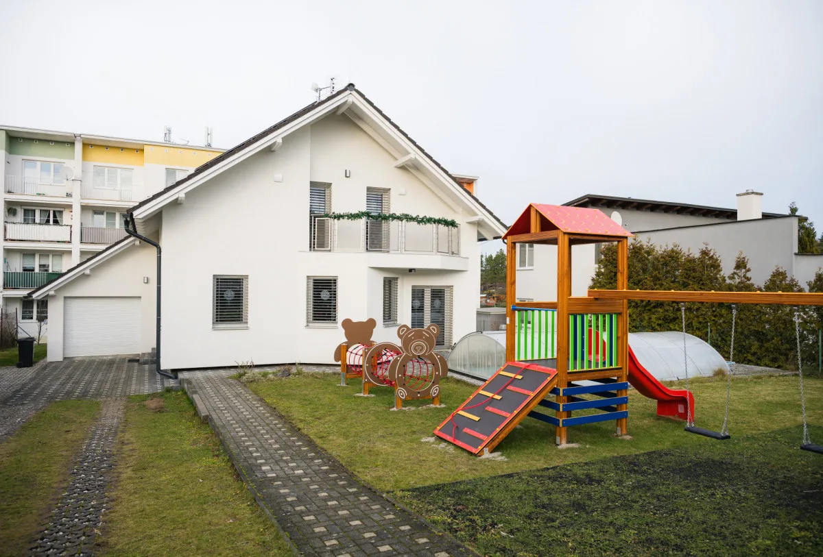 Sourozenci z dětského domova ve Staňkově bydlí v novém komunitním domě