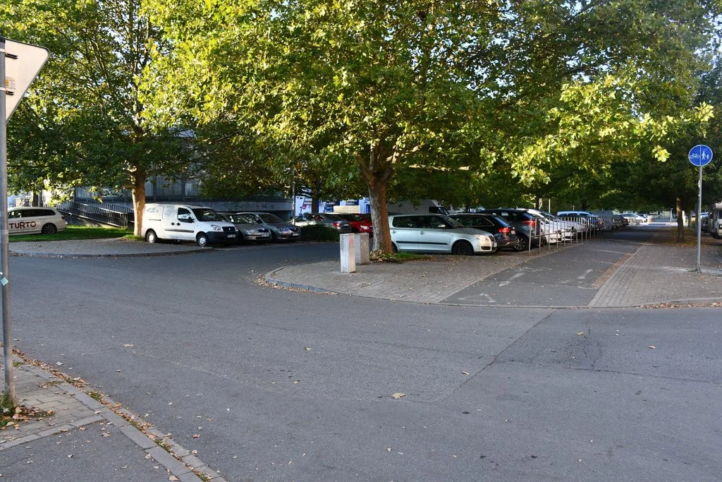 Motoristé zapláčou. Nová zóna placeného parkování startuje v okolí zimního stadionu