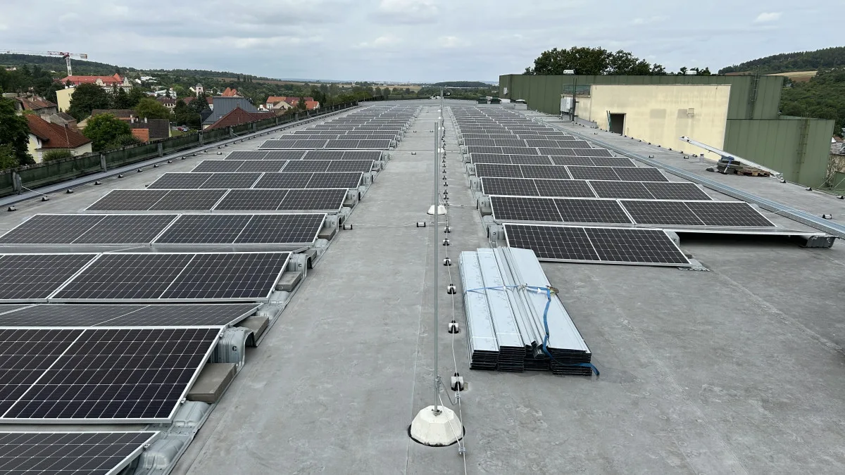 Fotovoltaika na střechách pokrývá už 20 procent celkové spotřeby elektrické energie společnosti Bohemia sekt