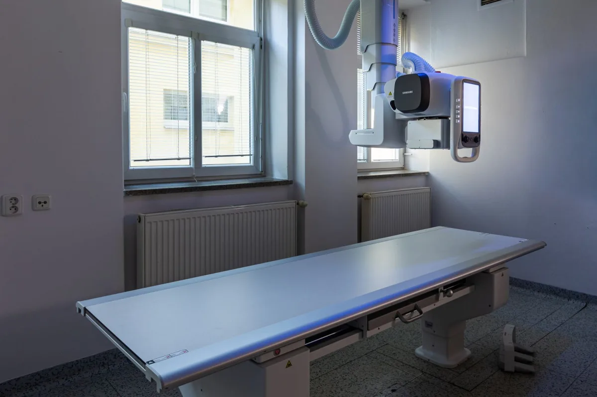 Nemocnice má nový rentgen. Zkrátí čas vyšetření a sníží radiační zátěž pro pacienty