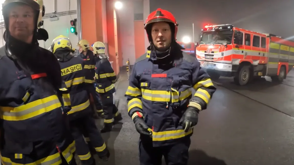 Symbolický požár na rozloučenou. Úspěšný velitel tachovských hasičů odešel do civilu