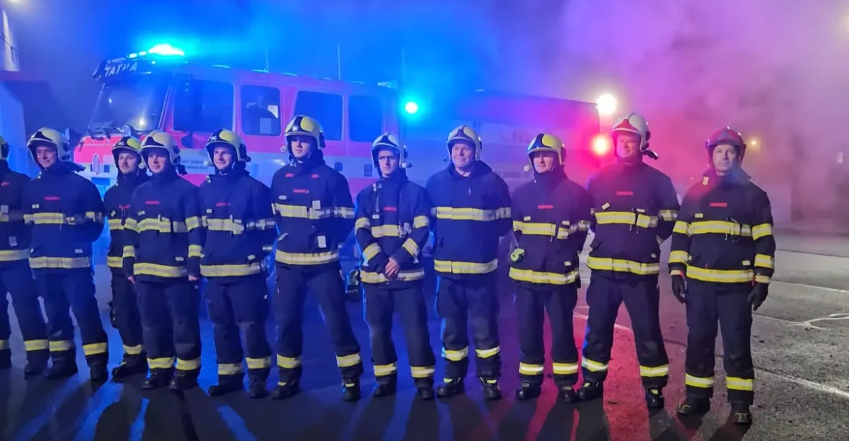 Symbolický požár na rozloučenou. Úspěšný velitel tachovských hasičů odešel do civilu