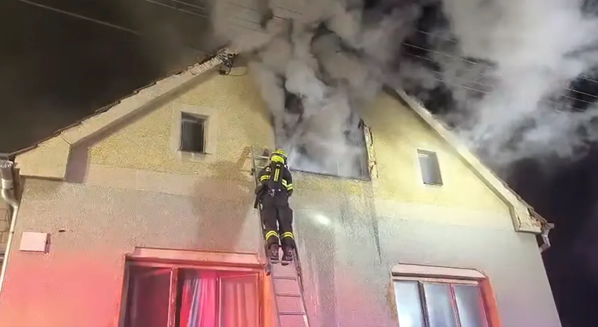 Požár domu ve Starém Plzenci