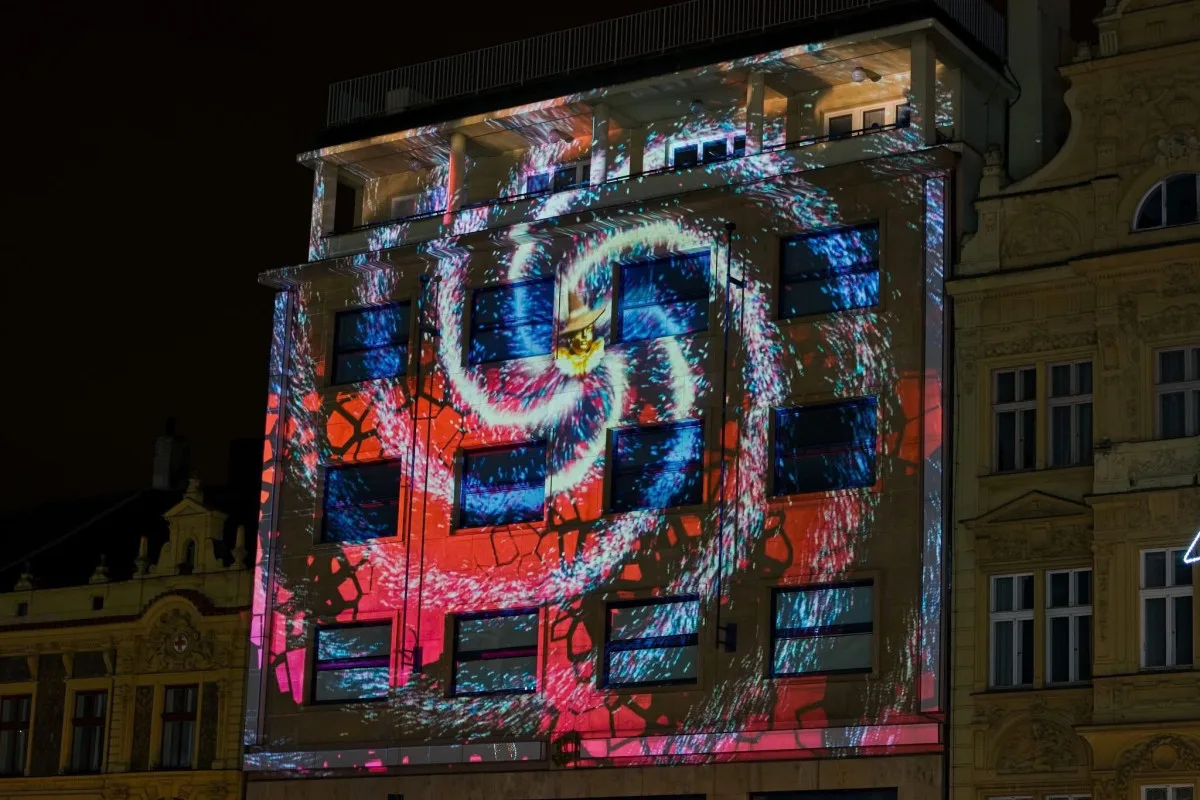 ANKETA: Novoroční videomapping sklízí obrovskou kritiku. Radši nic než tohle, vzkazují lidé