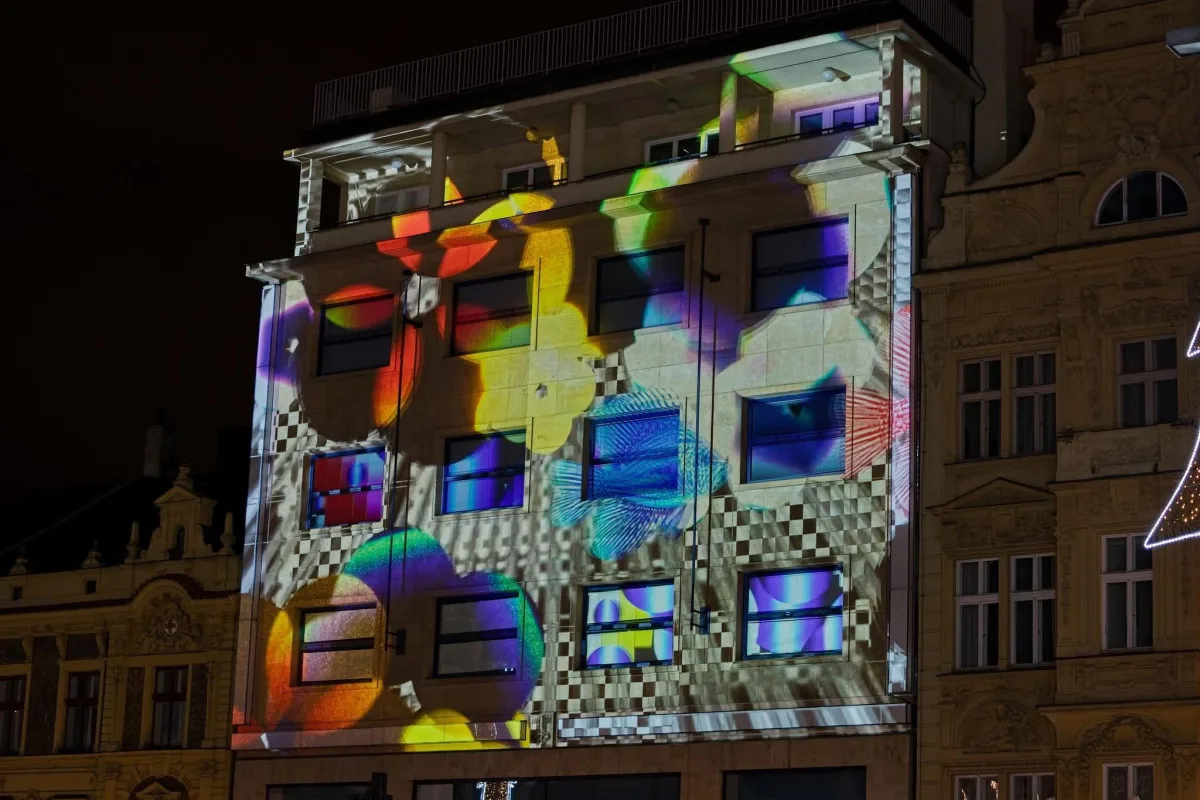 ANKETA: Novoroční videomapping sklízí obrovskou kritiku. Radši nic než tohle, vzkazují lidé