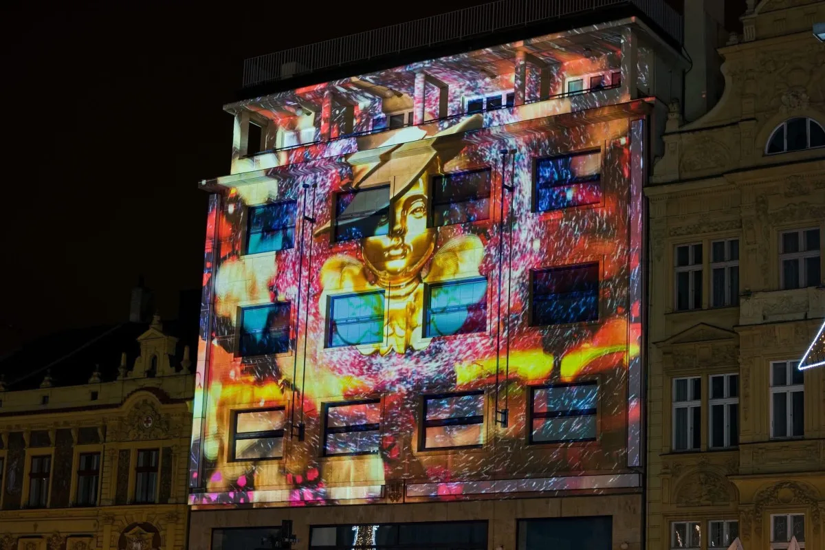 ANKETA: Novoroční videomapping sklízí obrovskou kritiku. Radši nic než tohle, vzkazují lidé