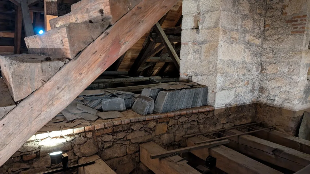 Momentální střechu katedrály čeká oprava, vymění 1600 metrů čtverečních břidlice