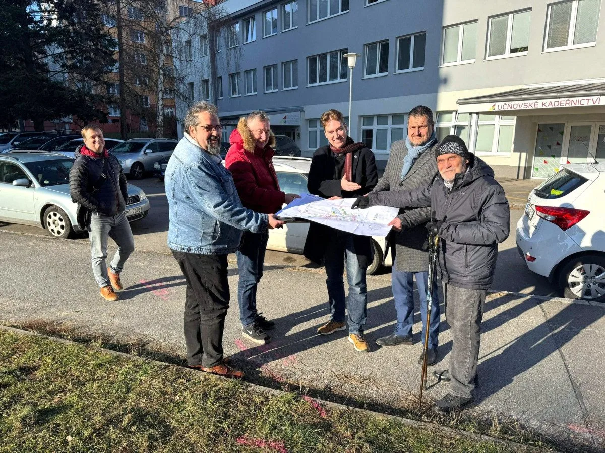 Díky vytrvalosti a jednoduchému nápadu místního občana vznikne více parkovacích míst