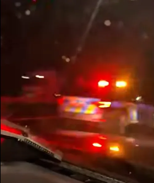 Šlo o minuty. Policie eskortovala po D5 německou sanitku jedoucí pro srdce do Prahy