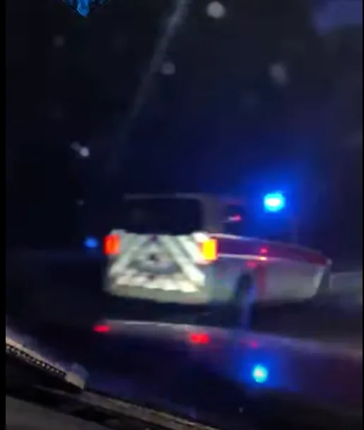 Šlo o minuty. Policie eskortovala po D5 německou sanitku jedoucí pro srdce do Prahy