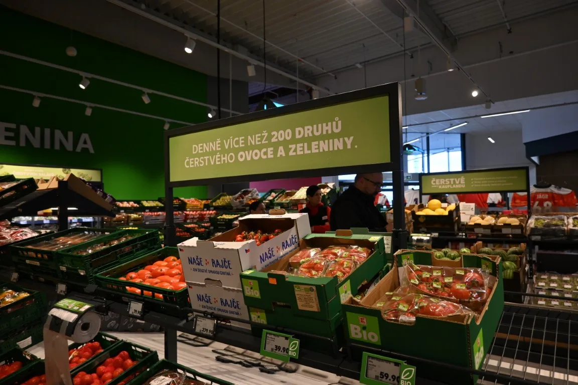 Váhy s umělou inteligencí nebo úklidový robot. Nový Kaufland sází na moderní technologie
