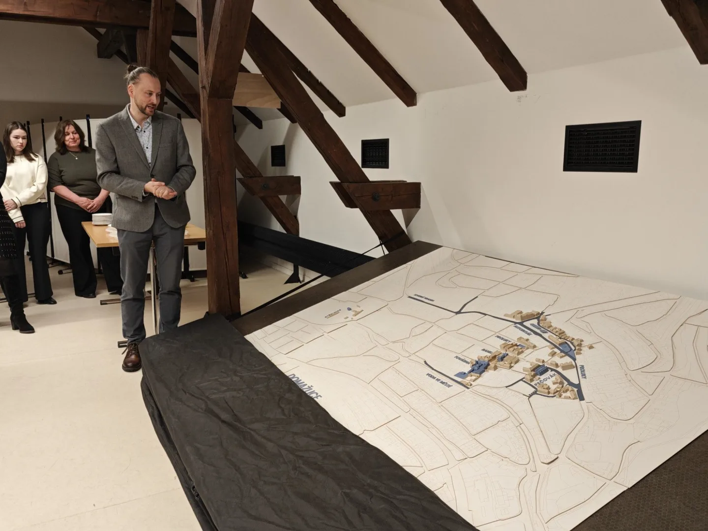 Studenti architektury představili své návrhy na využití bývalé továrny z roku 1884