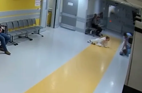 Agresivní a nebezpeční pacienti útočí. Fakultní nemocnice posílila speciální ostrahu