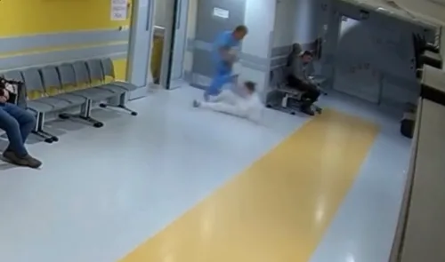Agresivní a nebezpeční pacienti útočí. Fakultní nemocnice posílila speciální ostrahu