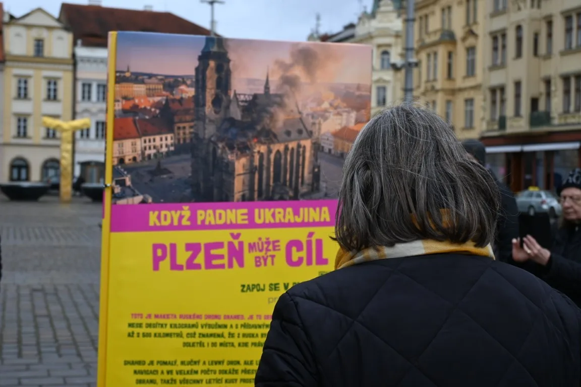 Češi i Ukrajinci vyjádřili na náměstí podporu napadené zemi. Přistál tam i smrtící dron