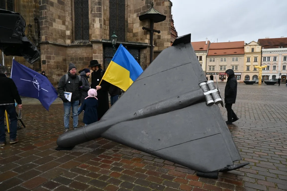 Češi i Ukrajinci vyjádřili na náměstí podporu napadené zemi. Přistál tam i smrtící dron
