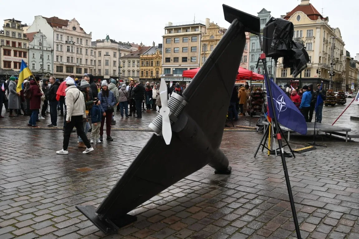 Češi i Ukrajinci vyjádřili na náměstí podporu napadené zemi. Přistál tam i smrtící dron