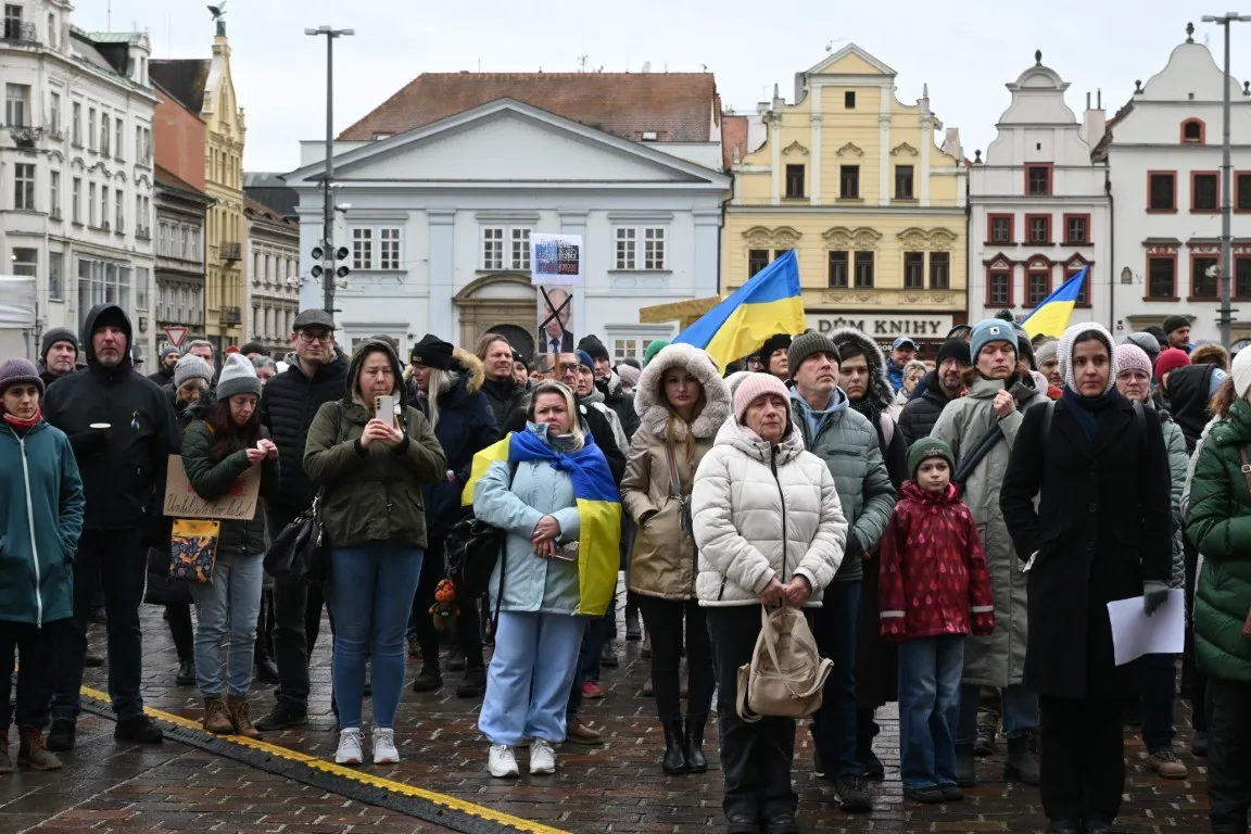 Češi i Ukrajinci vyjádřili na náměstí podporu napadené zemi. Přistál tam i smrtící dron