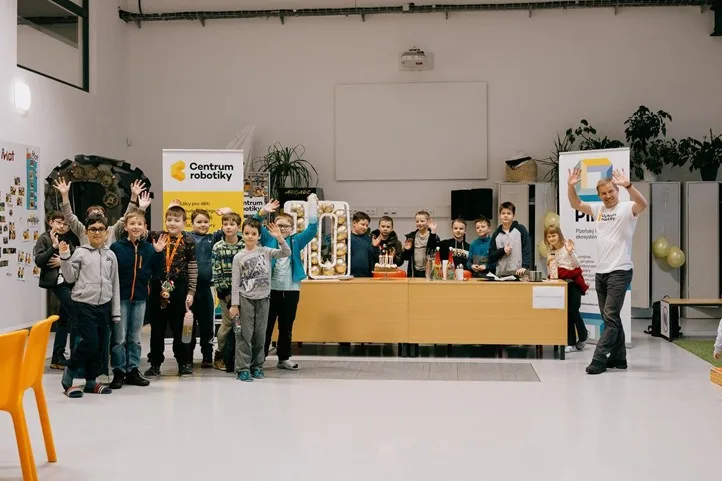 Worskhopy, tábory i semináře pro učitele. Centrum robotiky v Plzni funguje deset let