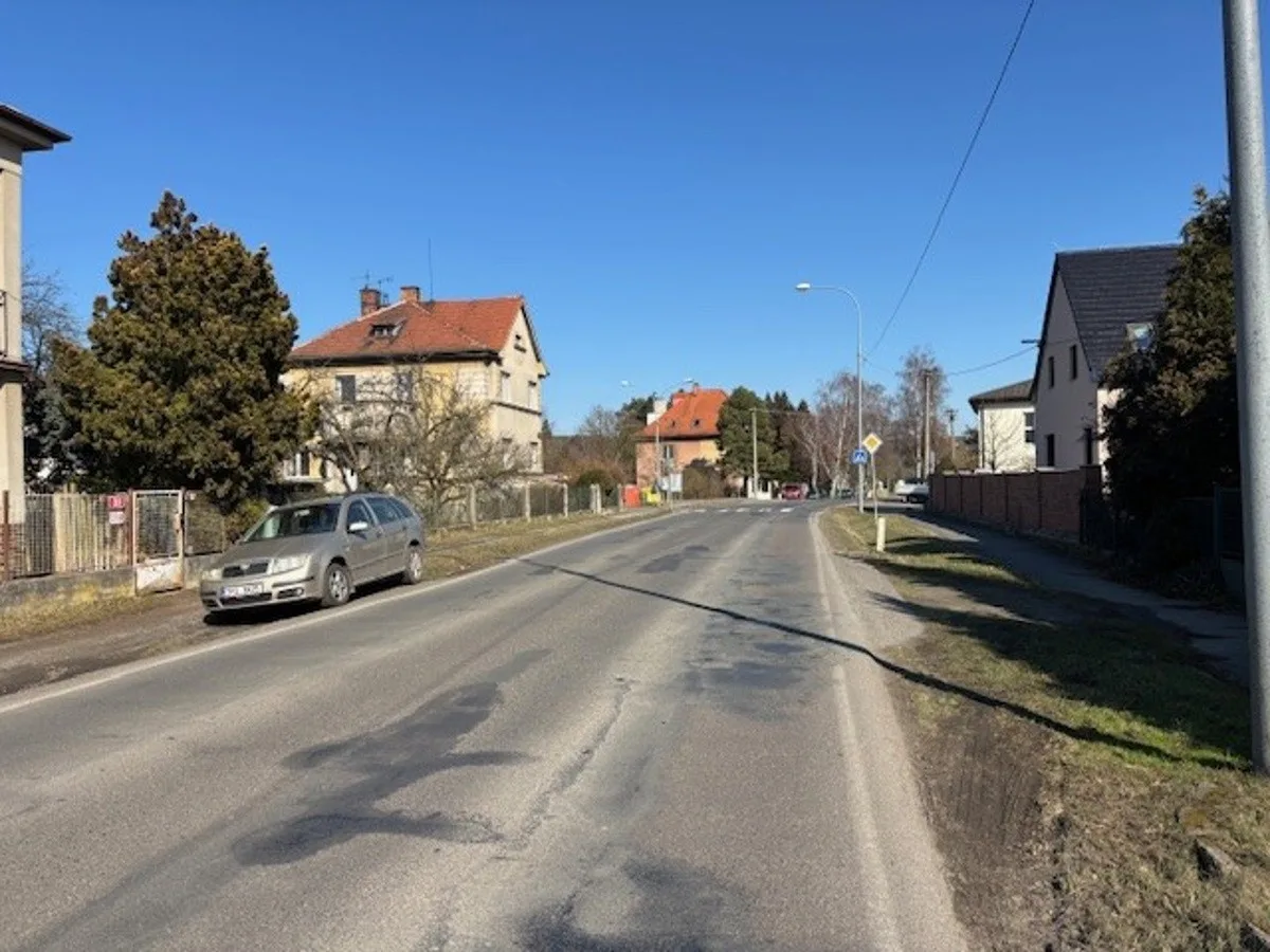 Řidiče čeká další nepříjemné omezení, kraj s městem opraví silnici na okraji Plzně