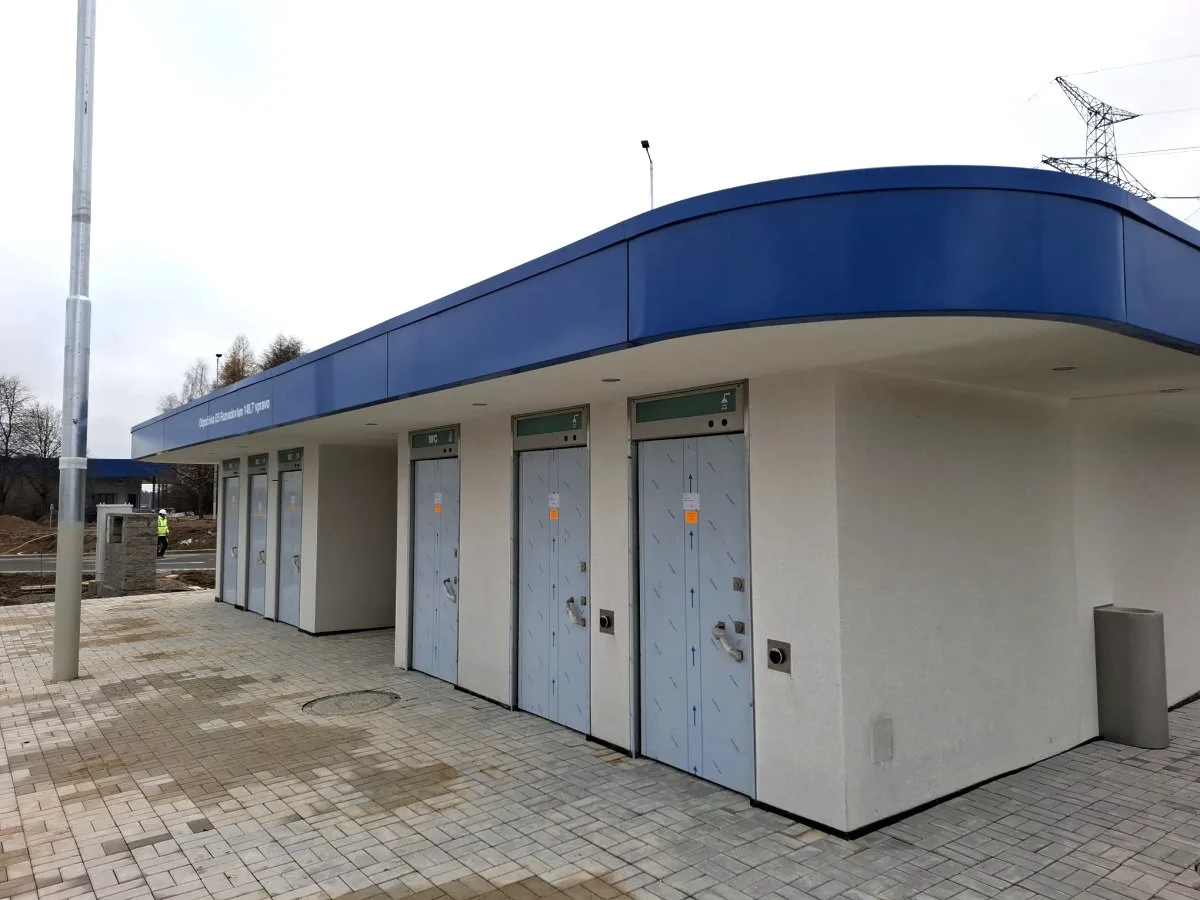 Pravá část dálniční odpočívky prošla modernizací loni