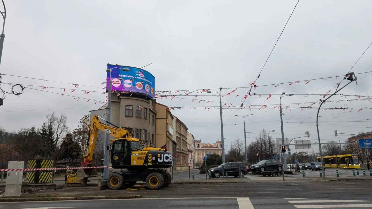 Práce na opravě tramvajové trati ve Skvrňanské ulici budou pokračovat nejnáročnější fází
