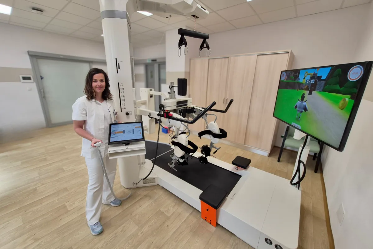 Nový robotický systém pomůže pacientům s rehabilitací, procvičí s ním chůzi